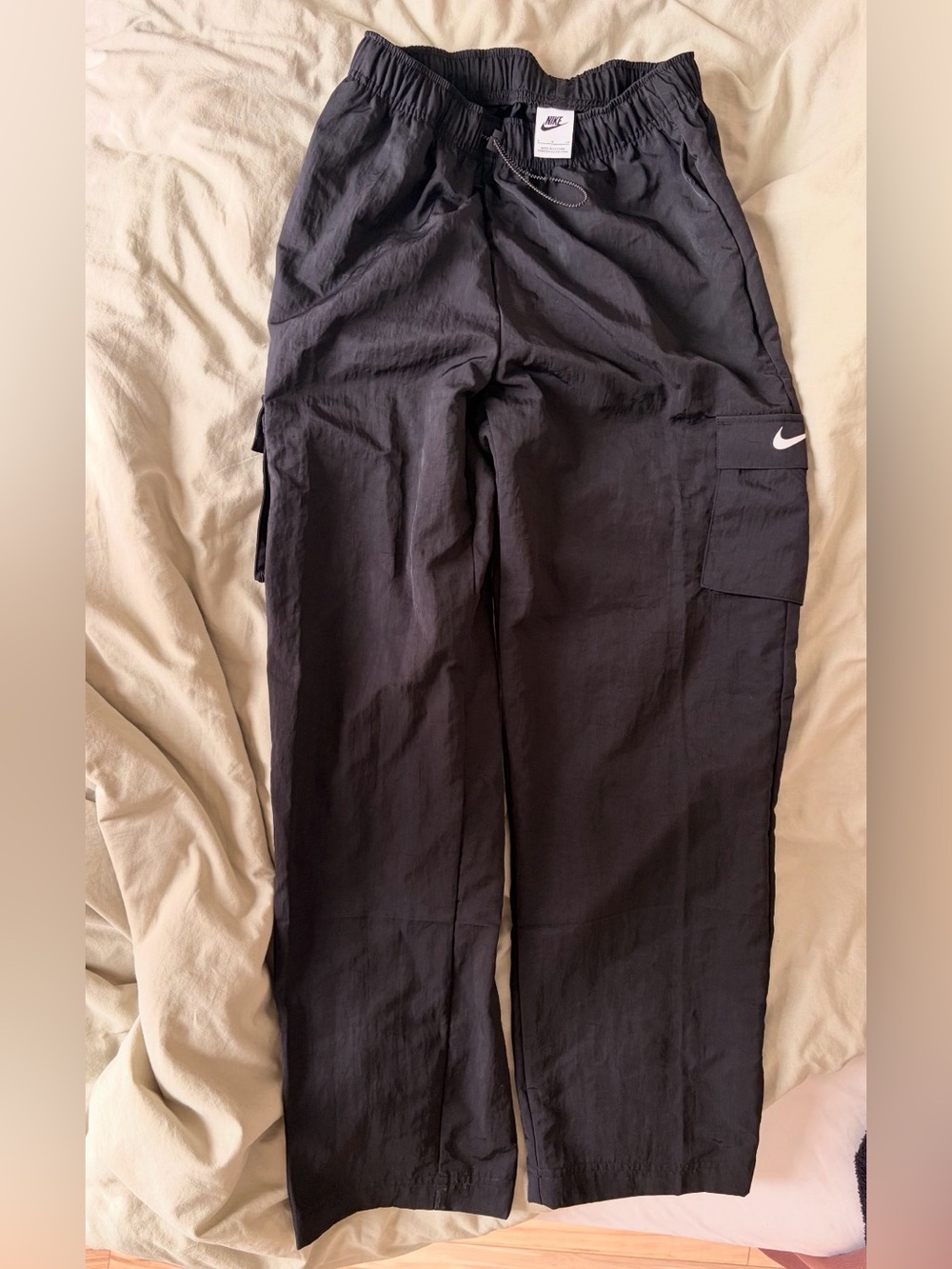 Nike Black Women's Cargo Pants with Elastic Waist